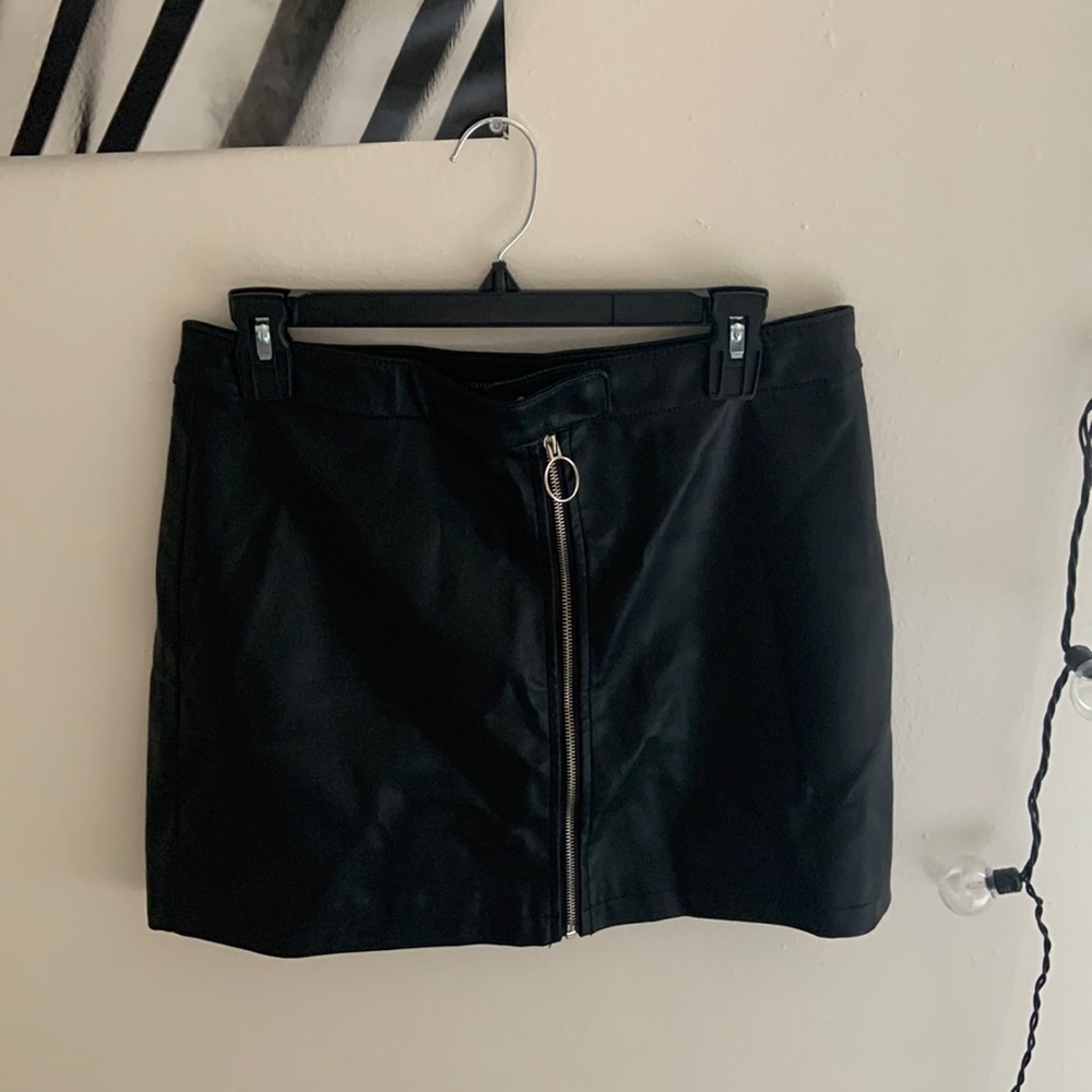 Leather black mini skirt! Size large, forever 21, barely used!
